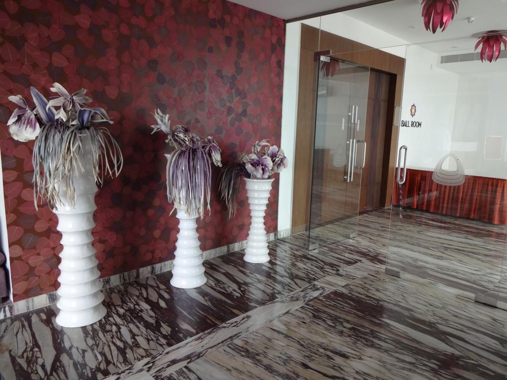 The Arcadia Hotel Coimbatore Buitenkant foto