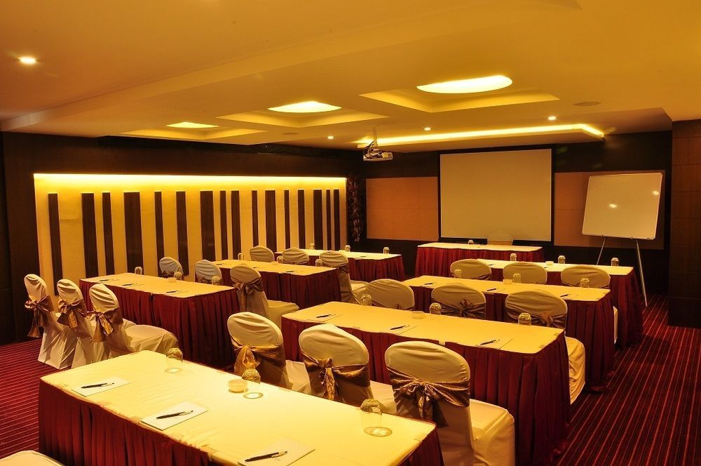 The Arcadia Hotel Coimbatore Buitenkant foto